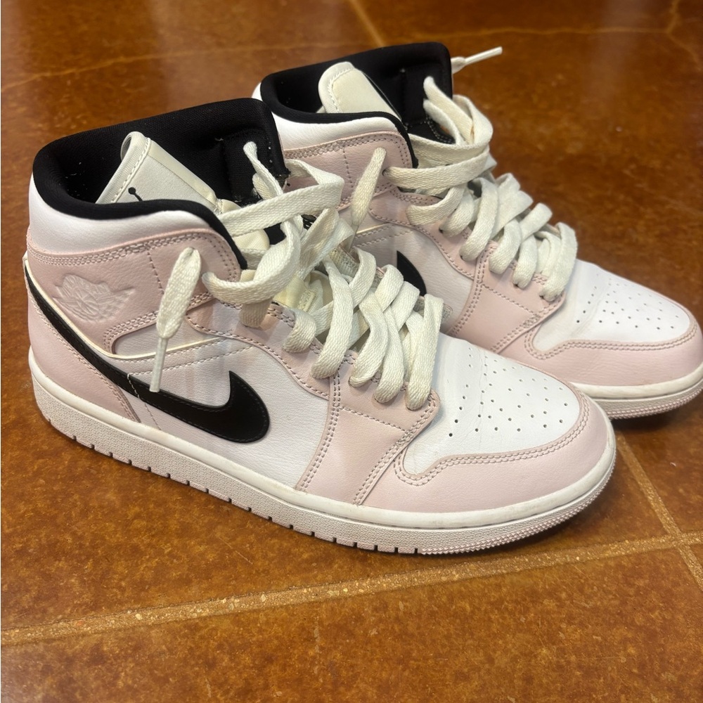 Nike Pink and White Sneakers Air Jordan 1 Low